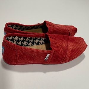 TOMS Red Corduroy size 8 Slip On